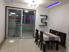 冠岭东区框架一楼175平三室两卫精装家具家电齐全吉屋首租