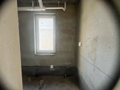 玫瑰园，130平，洋房七楼毛坯，带地下室，88.8万，车位单