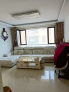 出租香郡小区五楼，97平三室