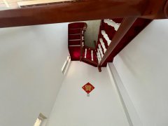 成山御苑，五楼加阁楼，精装婚房，218平，车库单买