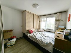国泰小区框架结构门市上的1楼 119平有大露台可用 3卧室