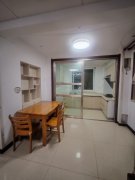 缔景城100平平地三楼出租，三个卧室