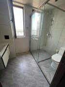 蔚海新都21楼127平三室精装家具家电齐全拎包入住吉屋出租