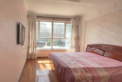 于家小区电梯三楼137平三室两卫精装带地下室66.8万出售