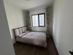 中骏世界城洋房8楼135平4室2卫精装