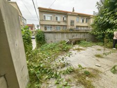 带大院，850每月 义乌 丹霞小区1楼 120平 3阳卧 s