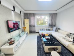 79.8万成山奥园一楼126平三室精装可拎包