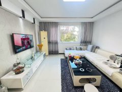 成山奥苑五期1楼126平三室两卫白色精装G