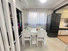 急售成山奥苑一楼126平精装3居室拎包入住