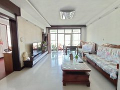 桃园大厦电梯5楼东边户163平精装三室两卫G