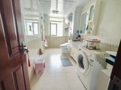 曙光西区框架4楼135平三室两卫全明户型地暖G