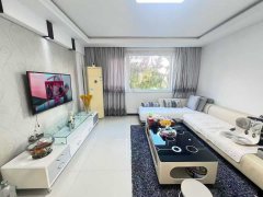 成山奥苑五期一楼，126平三室两卫