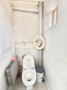 佳华附近 两层小楼带大院子两室两厅 家具家电齐全拎包入住