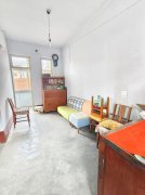 佳华附近 两层小楼带大院子两室两厅 家具家电齐全拎包入住