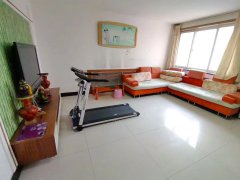 橡胶厂附近 国泰小区3楼 两室两厅家具家电齐全 拎包入住