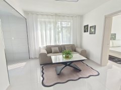 府新旁边 冠岭西区2楼边户 客厅带大窗 精装3居室 支持贷款