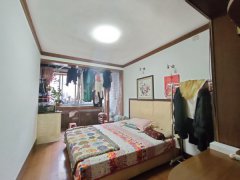 CF黎明住宅院内精装修三楼126平带地下室和车库三室楼房