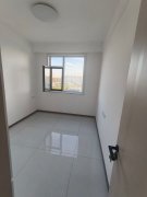 荣盛小区，102平，14楼，精装未住