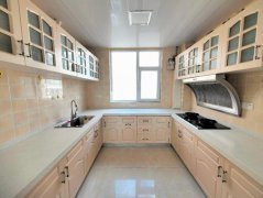 带南向车库。 东上雅郡框架2楼131平 精装 南客厅 2阳台 带南向车库。 东上雅郡框架2楼131平 精装 南客厅 2阳台