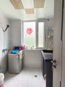 富润苑1楼带超大院子 精装修 拎包入住 证件齐全