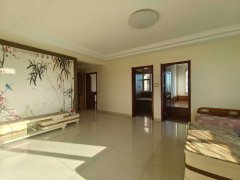 荣盛小区，电梯4楼西边户，110平