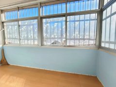 黎明小区3楼 三室朝阳精装修 家具家电齐全 拎包入住