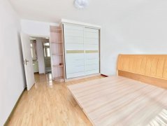 黎明小区3楼 三室朝阳精装修 家具家电齐全 拎包入住