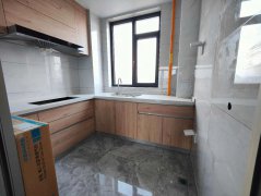 悦湖湾电梯 6楼 108平 精装未住 南厅 3卧 便宜!证全 悦湖湾电梯 6楼 108平 精装未住 南厅 3卧 便宜!证全