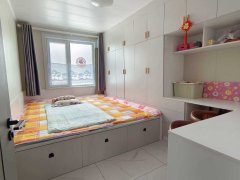 富润苑一楼带院子85平两室精装带地下室和车位诚心出售