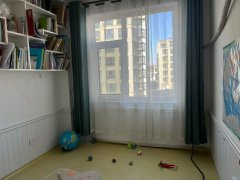 清河小区二楼，80平三室精装