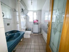 CF世纪小区二楼85平带地下室两室简装修仅须30.8万