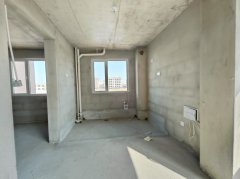 CF华悦新城北区二楼95平毛坯房三室仅售33.8万