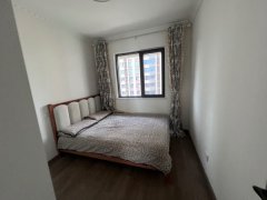 中骏世界城,电梯洋房,136平,精装,电梯8楼,四居室 中骏世界城,电梯洋房,136平,精装,电梯8楼,四居室