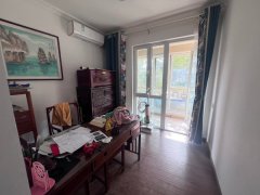 翡翠华府,一楼带院子带下越,一共280平,院子100平精装 翡翠华府,一楼带院子带下越,一共280平,院子100平精装