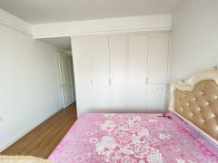 精装修！一中旁！新城悦隽电梯17楼128平。3室2卫