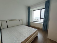 CF华发樱花湖电梯9楼101.5平三室二厅精装修81万