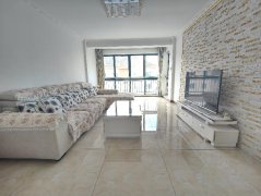 CF德盛嘉苑五楼加阁楼160平（95平加65平）精装修仅售3