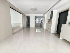 品质婚房未住!成山御苑1楼112平 南向大客厅 3室 落地窗 品质婚房未住!成山御苑1楼112平 南向大客厅 3室 落地窗