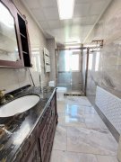 金帝桂都洋房6楼132平三室两卫品牌豪装95万诚心出售