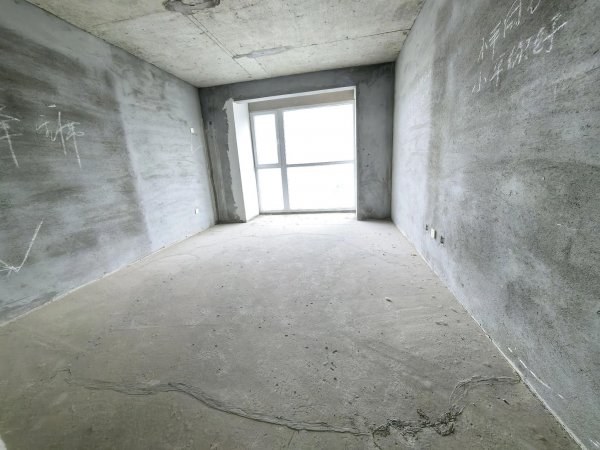 2950每平 万隆电梯楼179平南厅 2卫 全款立即办证 2950每平 万隆电梯楼179平南厅 2卫 全款立即办证