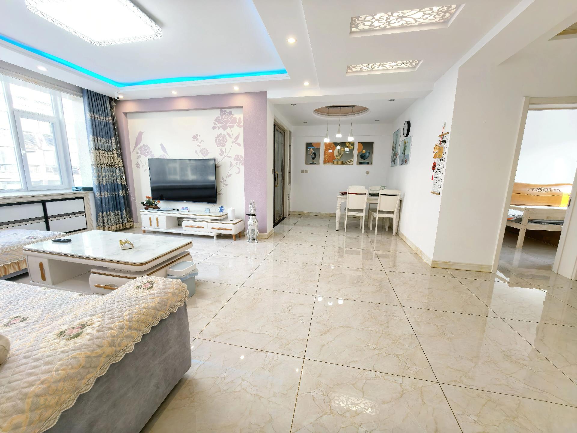 精装 三环嘉苑 框架 3楼123平 带车库 地暖 新换窗 s 精装 三环嘉苑 框架 3楼123平 带车库 地暖 新换窗 s