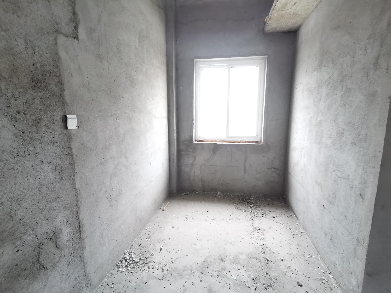 龙泰嘉苑平地起6楼带阁楼四室两厅两卫宋地下室支持贷款 龙泰嘉苑平地起6楼带阁楼四室两厅两卫宋地下室支持贷款