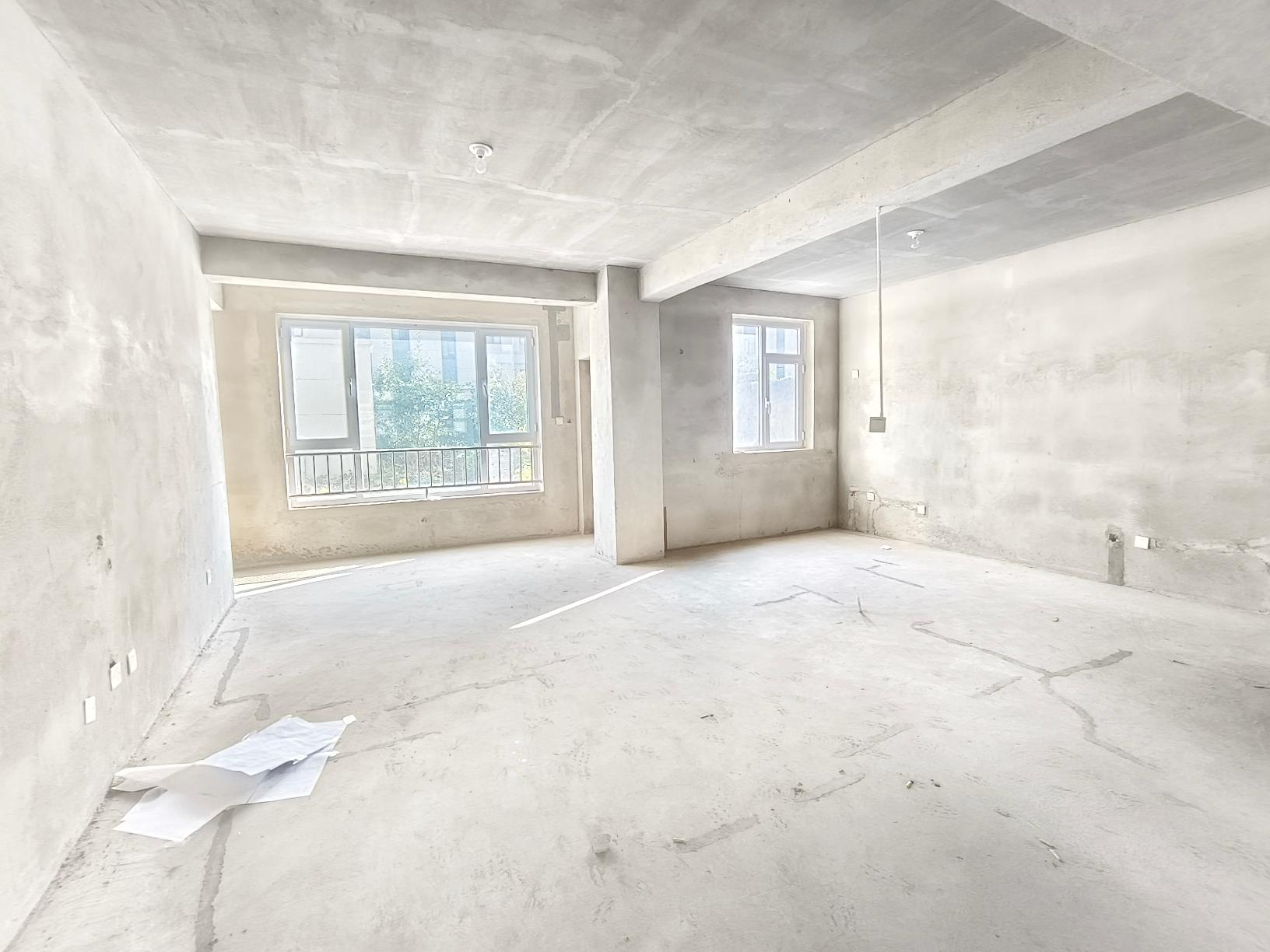 书香世家一楼带80平左右小院三室两厅两卫元宝户型 可贷款 书香世家一楼带80平左右小院三室两厅两卫元宝户型 可贷款