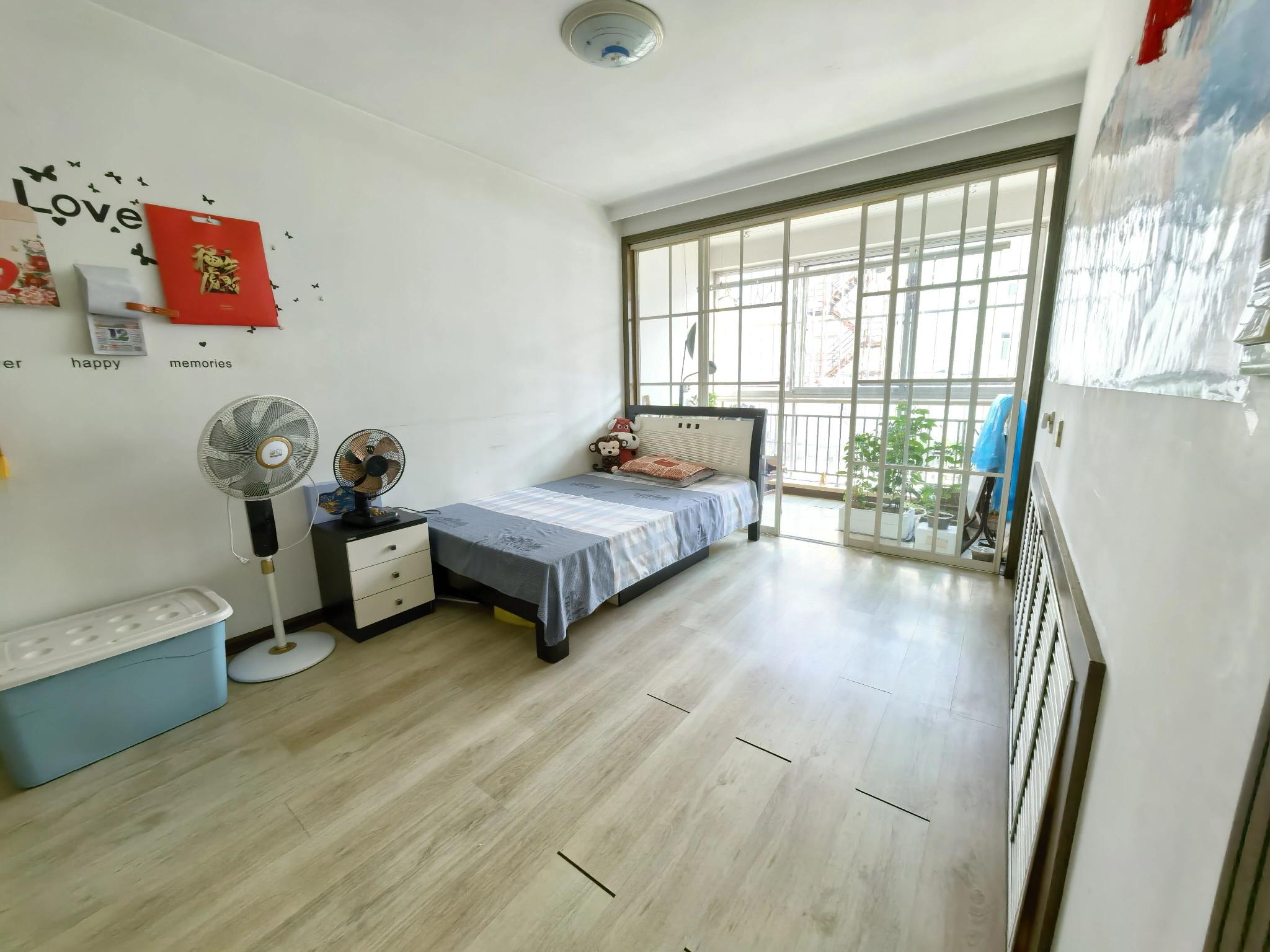 2008年 刘家小区2楼125平 带车库 仅55.8万 2卫 2008年 刘家小区2楼125平 带车库 仅55.8万 2卫