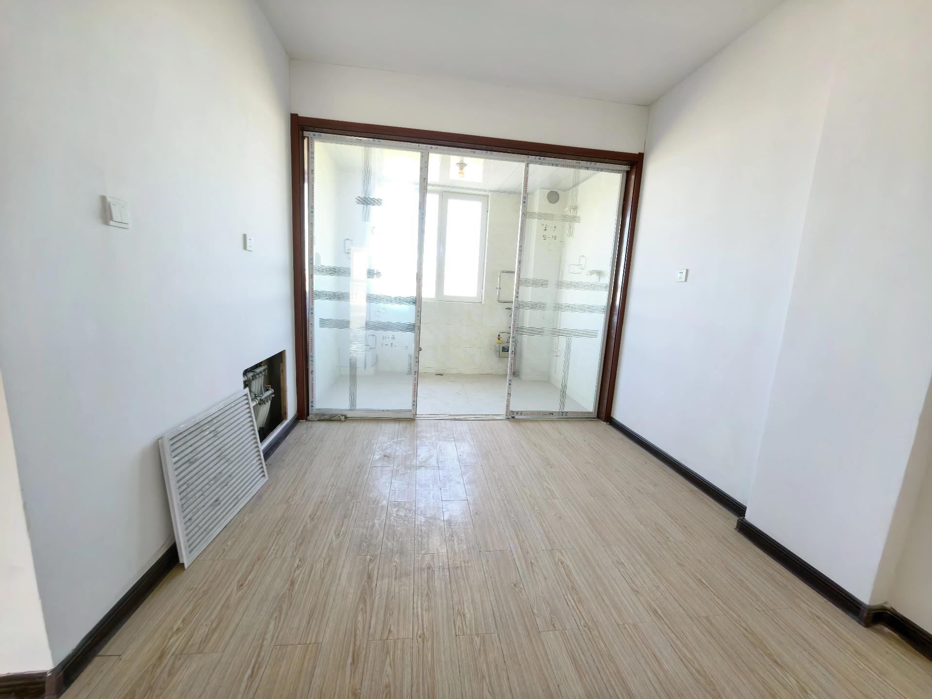 华悦新城北区 电梯6楼 85平 仅34.8万带装修有地下室 华悦新城北区 电梯6楼 85平 仅34.8万带装修有地下室