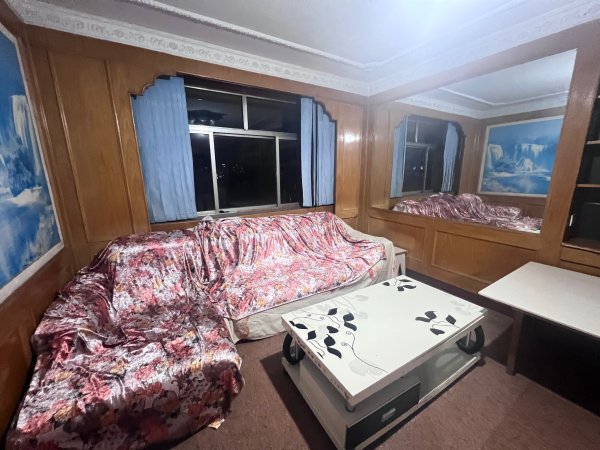 出租新庄南区,四楼、80平,三居室,月租500 出租新庄南区,四楼、80平,三居室,月租500