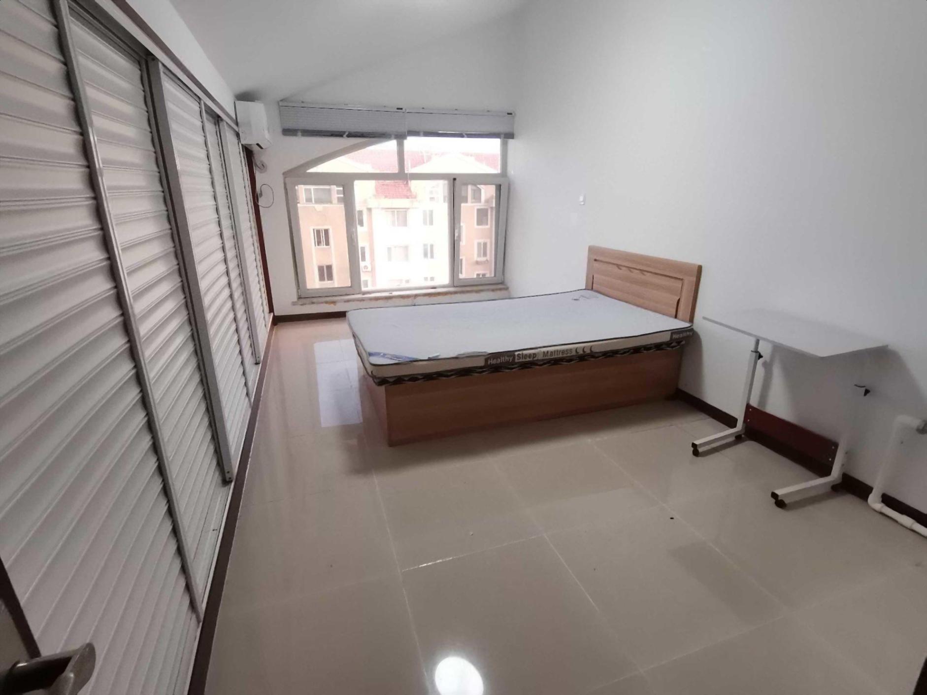 视野超好 曙光西区4楼94平 送阁楼 带大露台 精装4室2卫 视野超好 曙光西区4楼94平 送阁楼 带大露台 精装4室2卫