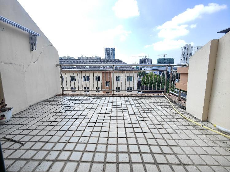 三环德盛嘉苑5楼带阁楼四室两卫精装地暖 三环德盛嘉苑5楼带阁楼四室两卫精装地暖