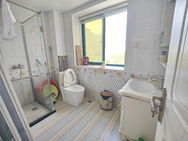 三环德盛嘉苑5楼带阁楼四室两卫精装地暖 三环德盛嘉苑5楼带阁楼四室两卫精装地暖