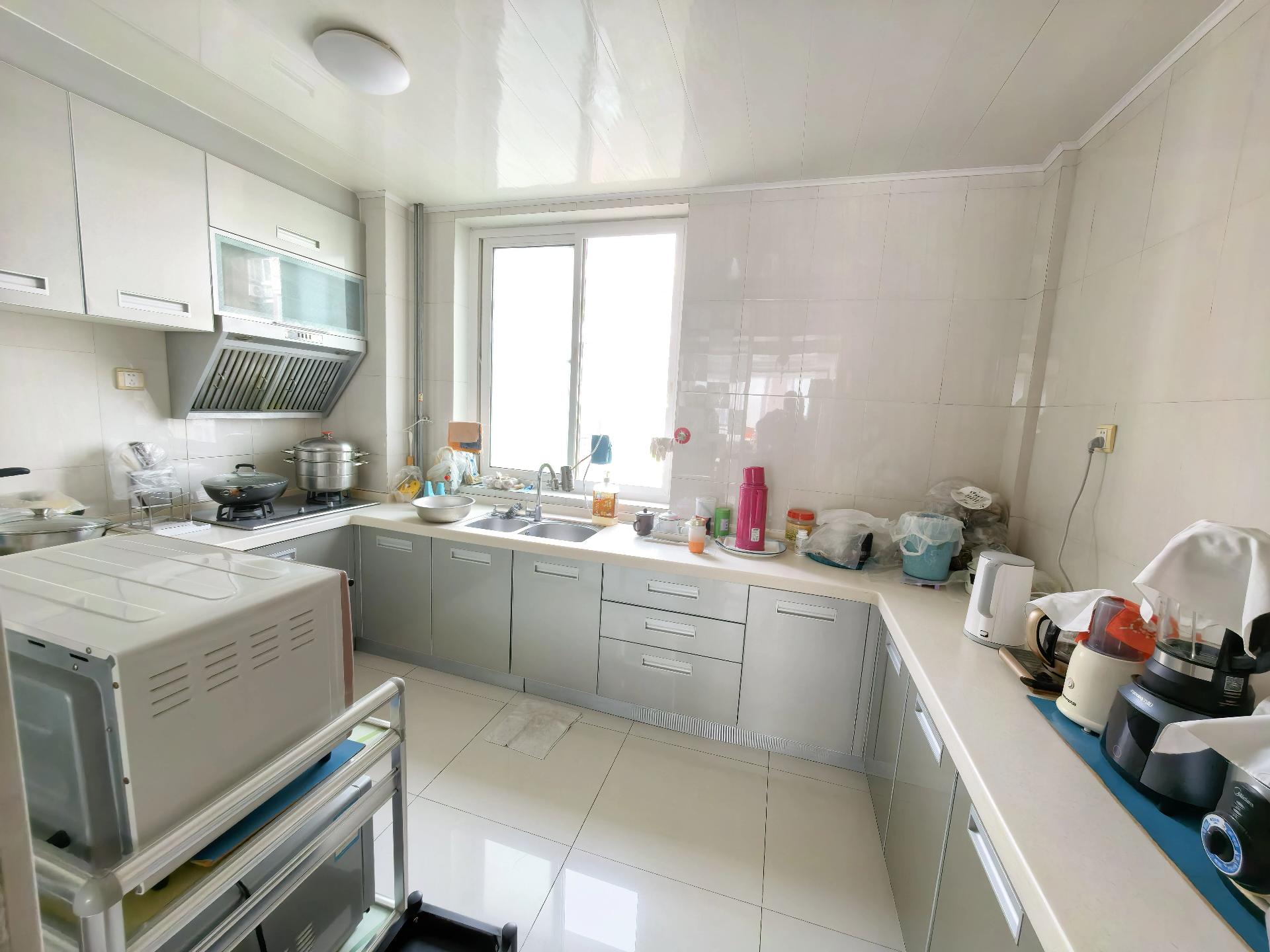 三环嘉苑3楼 142平 车库26平 双阳台落地窗 2卫 三环嘉苑3楼 142平 车库26平 双阳台落地窗 2卫